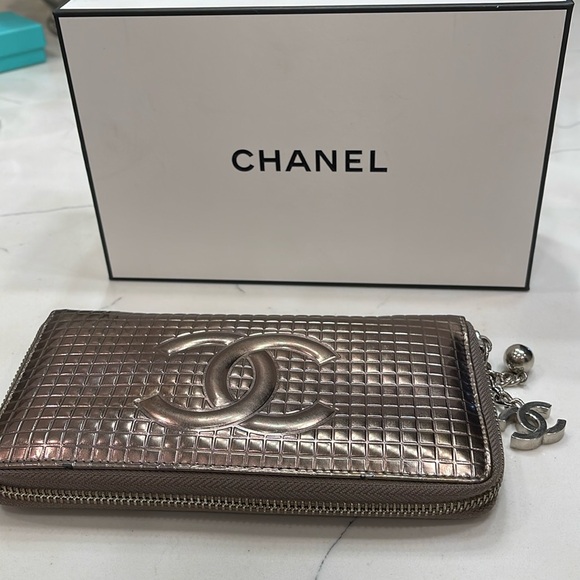 Chanel Women's Gold Wallet-purses - Picture 7 of 17